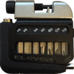 CHIAVE MULTIUSO 8 FUNZIONI + SMAGLIACATENA